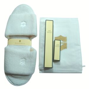 SHANGRI-LA White Slippers & Basic Essentials Toiletry Kit